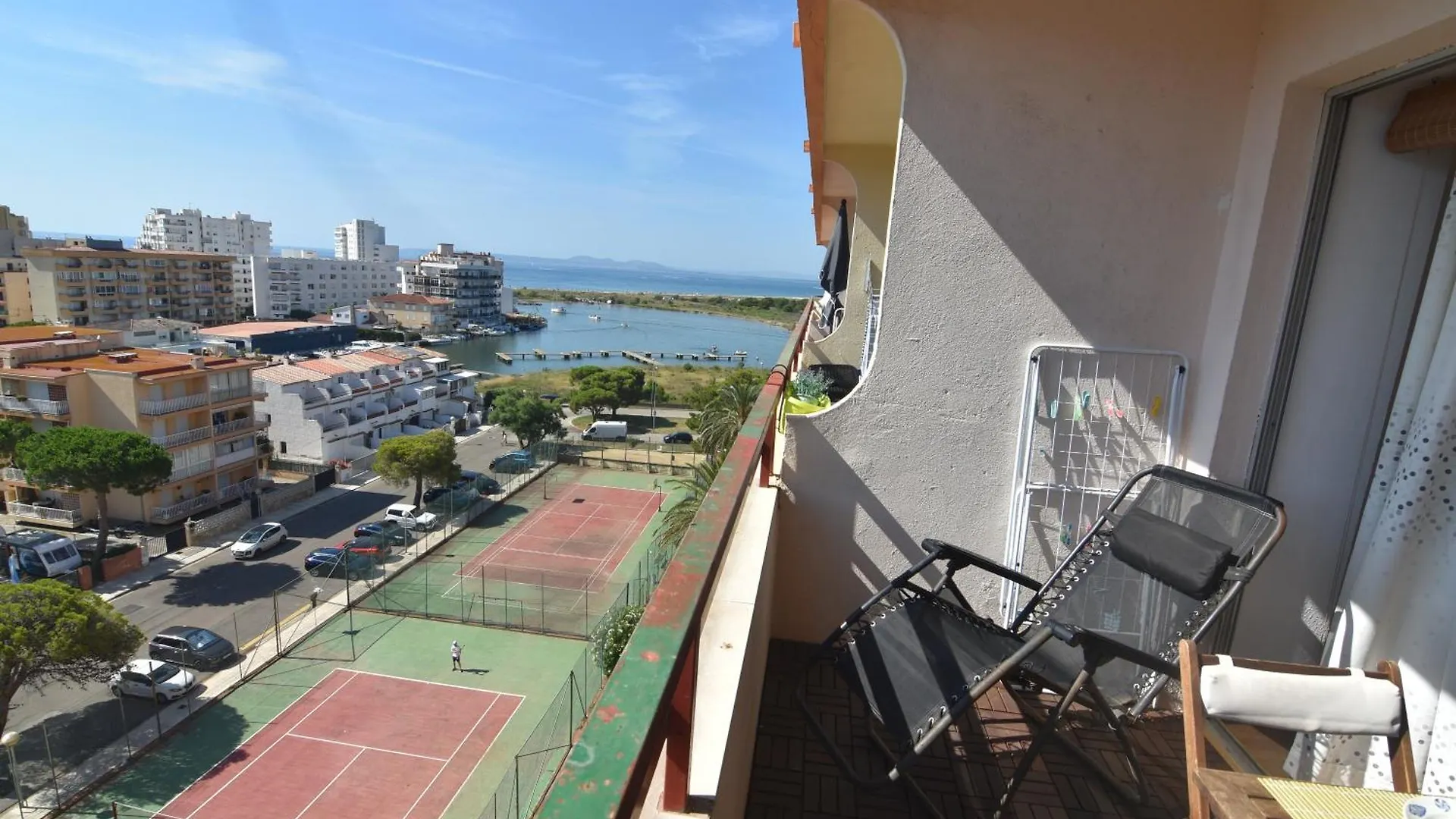 Apartment Rnet - Ir Llevant 06 Studios Roses Costa Brava Spain